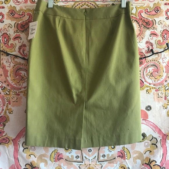 Halogen Skirt W/ Pocket Details - Picture 4 of 8